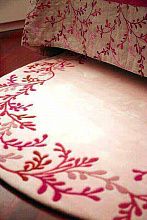Ковер розовый в спальню ручной работы ВЕТОЧКИ