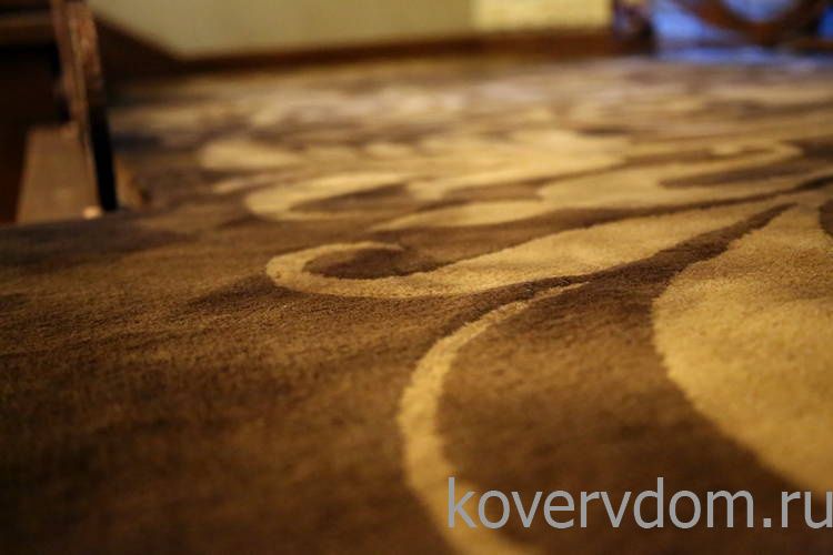 Ковровая дорожка ручной работы на лестницу